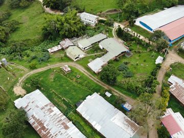Vendo Finca Avícola en Silvania, Cundinamarca