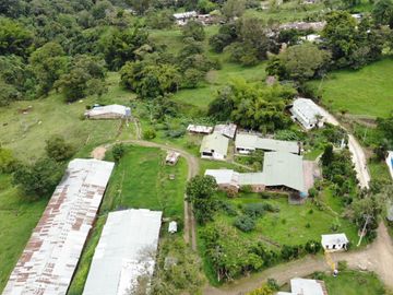 Vendo Finca Avícola en Silvania, Cundinamarca