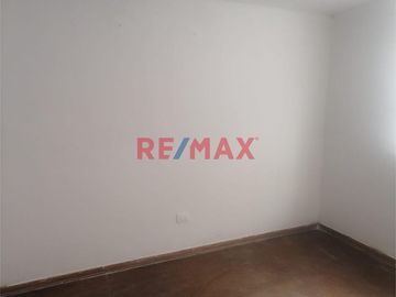 ¡Oportunidad! Vendo Casa Como Terreno En Los Olivos. Ideal Para Invertir