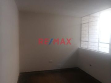 ¡Oportunidad! Vendo Casa Como Terreno En Los Olivos. Ideal Para Invertir