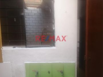 ¡Oportunidad! Vendo Casa Como Terreno En Los Olivos. Ideal Para Invertir