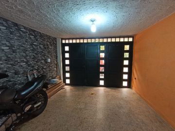 Venta casa dos niveles más Apartaestudio Sector Terranova-Pereira