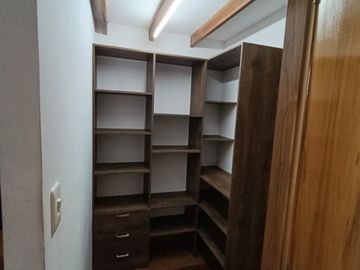 Venta casa dos niveles más Apartaestudio Sector Terranova-Pereira