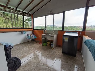 Venta casa dos niveles más Apartaestudio Sector Terranova-Pereira