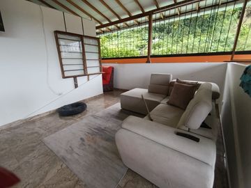 Venta casa dos niveles más Apartaestudio Sector Terranova-Pereira