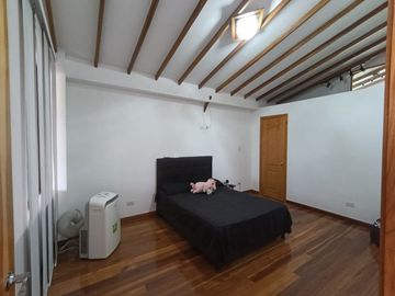 Venta casa dos niveles más Apartaestudio Sector Terranova-Pereira