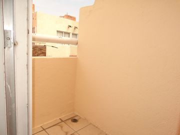 CASA EN FRACCIONAMIENTO COLINAS DE XOCHITEPEC EN MORELOS