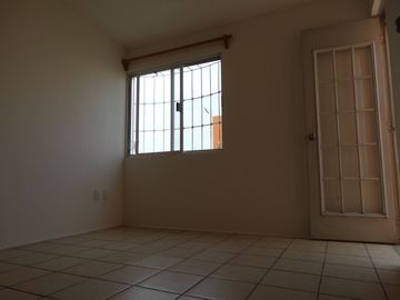 CASA EN FRACCIONAMIENTO COLINAS DE XOCHITEPEC EN MORELOS