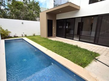 Casa Nueva Doble Altura en Vía Cumbres!