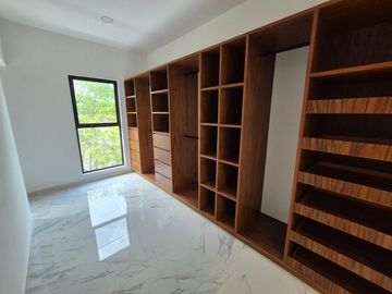 Casa Nueva Doble Altura en Vía Cumbres!