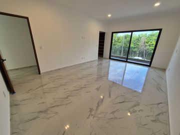 Casa Nueva Doble Altura en Vía Cumbres!