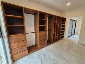 Casa Nueva Doble Altura en Vía Cumbres!