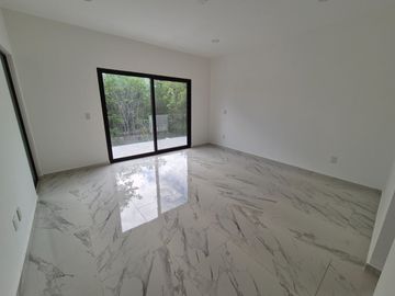 Casa Nueva Doble Altura en Vía Cumbres!
