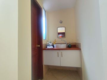 VENTA DE CASA CONJUNTO LE CHALET, AMAGASI DEL INCA, EMBAJADA AMERICANA
