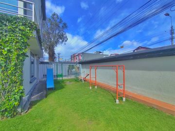 VENTA DE CASA CONJUNTO LE CHALET, AMAGASI DEL INCA, EMBAJADA AMERICANA