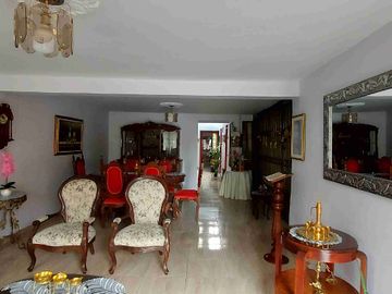 En venta casa bifamiliar barrio el cadillal