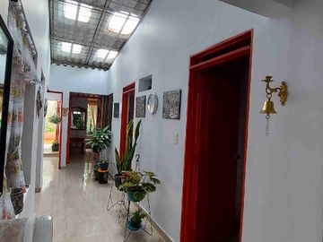 En venta casa bifamiliar barrio el cadillal