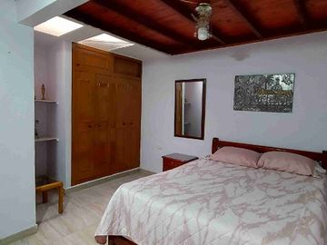 En venta casa bifamiliar barrio el cadillal
