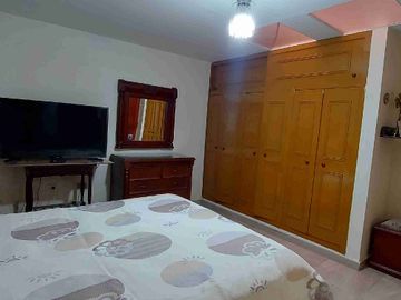 En venta casa bifamiliar barrio el cadillal