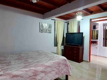 En venta casa bifamiliar barrio el cadillal