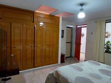 En venta casa bifamiliar barrio el cadillal