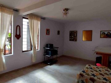 En venta casa bifamiliar barrio el cadillal