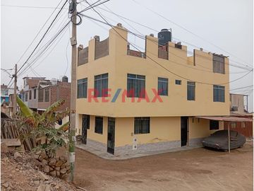 Venta de Casa de 3 Pisos en Ventanilla