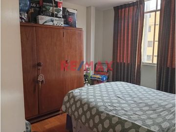 Venta de Casa de 3 Pisos en Ventanilla