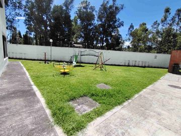 Vendo casa esquinera en Capelo Valle de los Chillos