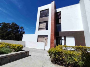 Vendo casa esquinera en Capelo Valle de los Chillos