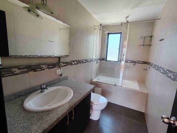 Vendo casa esquinera en Capelo Valle de los Chillos
