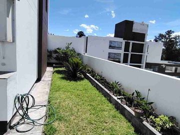 Vendo casa esquinera en Capelo Valle de los Chillos