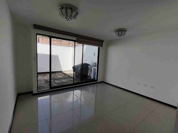Vendo casa esquinera en Capelo Valle de los Chillos