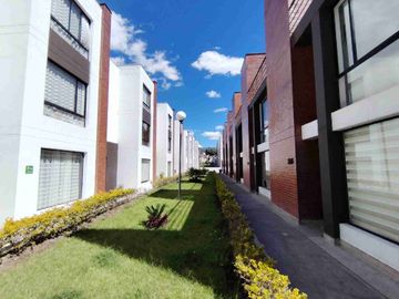 Vendo casa esquinera en Capelo Valle de los Chillos