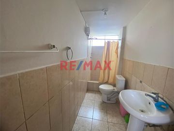 Vendo Casa De 3 Pisos + Azotea + Cochera