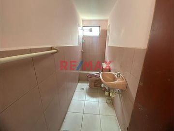 Vendo Casa De 3 Pisos + Azotea + Cochera