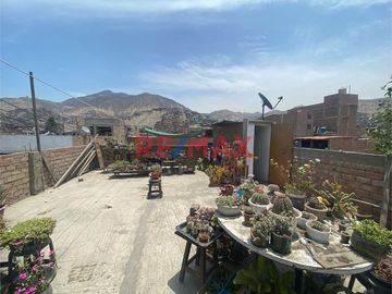 Vendo Casa De 3 Pisos + Azotea + Cochera