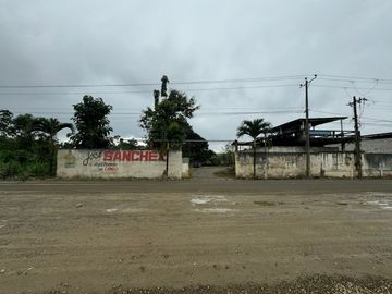 Venta Propiedad 2000 m² Infraestructura y Maquinas Fábrica de Hielo Negociable