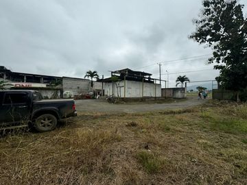 Venta Propiedad 2000 m² Infraestructura y Maquinas Fábrica de Hielo Negociable