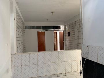 Local Comercial de 145 m² en Av Principal de San Bartolo
