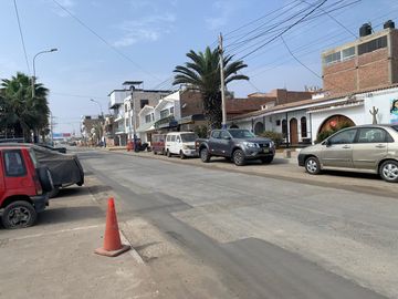 Local Comercial de 145 m² en Av Principal de San Bartolo