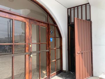 Local Comercial de 145 m² en Av Principal de San Bartolo