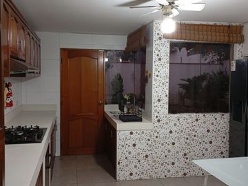 Venta de casa en el Sol de la molina .
