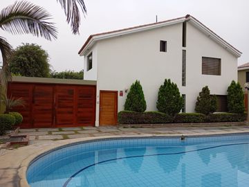 Venta de casa en el Sol de la molina .