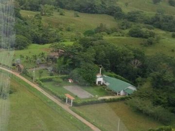 Oportunidad: Preciosa Casa Finca en zona de alta valorización.