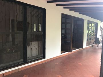 Oportunidad: Preciosa Casa Finca en zona de alta valorización.
