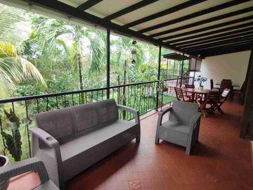Oportunidad: Preciosa Casa Finca en zona de alta valorización.
