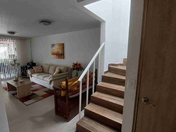 VENTA HERMOSA CONFORTABLE CASA 2 PLANTAS EXTERNA CANEY SUR CALI