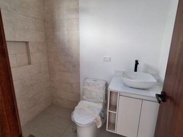 VENTA HERMOSAS CASAS POR ESTRENAR SECTOR NAYON