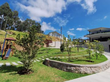VENTA HERMOSAS CASAS POR ESTRENAR SECTOR NAYON